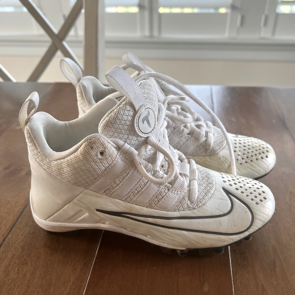 Girls youth lacrosse cleats, Nike sz 1